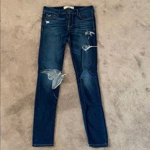 Hollister Classic Low-Rise Super Skinny Jeans